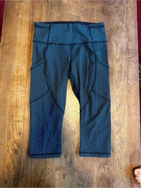 lululemon athletica Black and Teal Patterned Capris